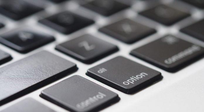 FBI Investigates Case of Australian Teenage Student Hacking Apple Apple hack